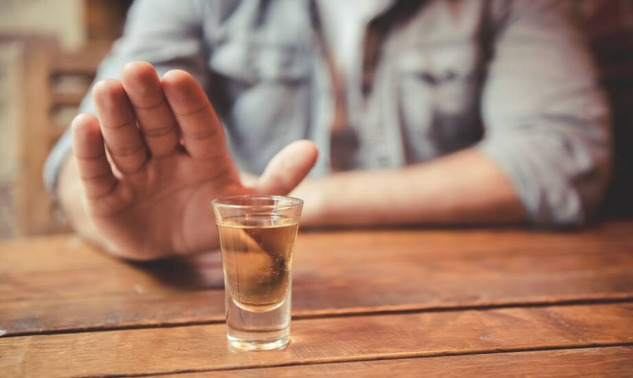 Leczenie alkoholizmu: skuteczne metody i pierwsze kroki ku trzeźwości