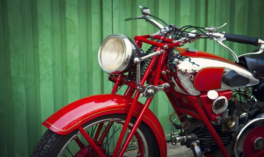 Renowacja lakieru zabytkowego motocykla: najważniejsze etapy i porady