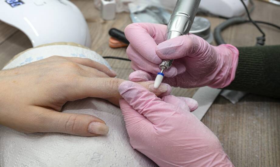 Licówki porcelanowe — co warto wiedzieć przed decyzją o zabiegu