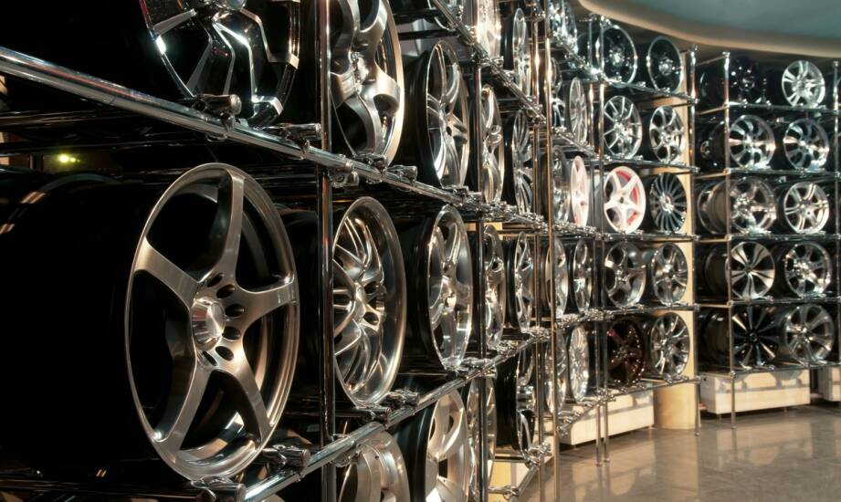 Dostępne od ręki Mercedesy: jak znaleźć sprawdzone oferty i promocje