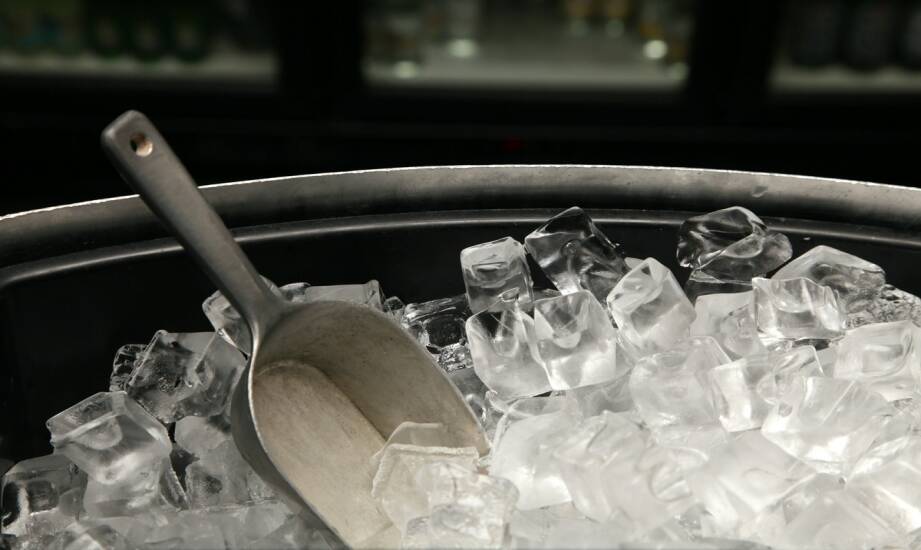 Ice bar: jak działa lodowy bar i dlaczego przyciąga tłumy