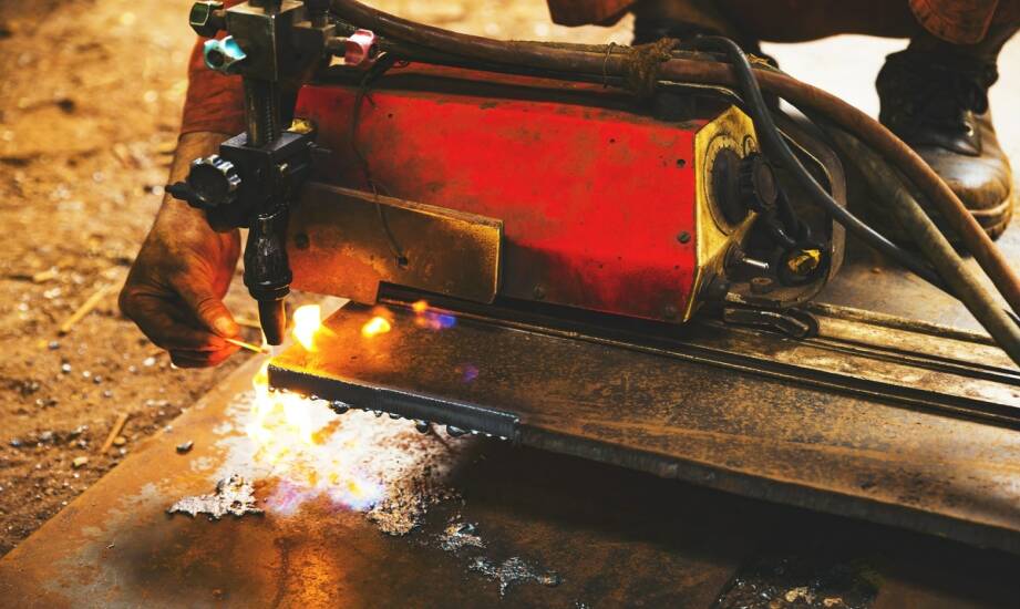 Kuźnia swobodna: pomysły i inspiracje na kreatywne warsztaty metalowe