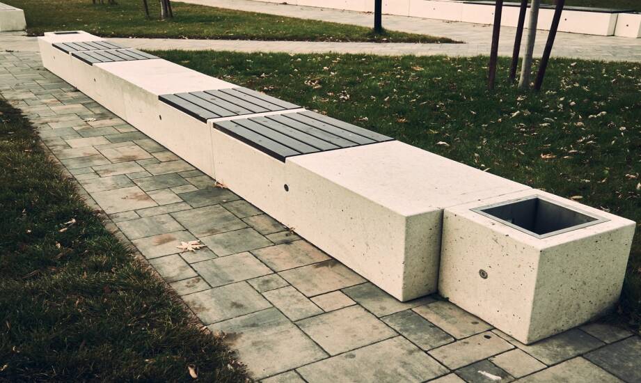 Ławki z betonu architektonicznego — stylowe i trwałe rozwiązania miejskie