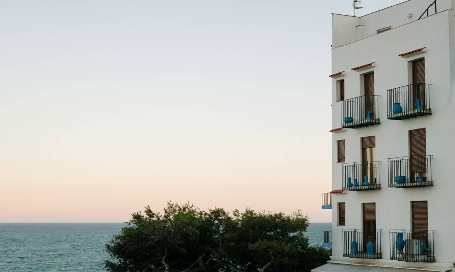 Hotel nad morzem: jak wybrać idealne miejsce na wakacje rodzinne