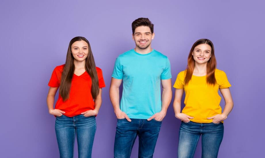 T-shirty reklamowe: pomysły i trendy zwiększające rozpoznawalność marki