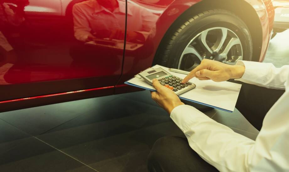 Finansowanie i ubezpieczenia samochodów marki Mercedes – co warto wiedzieć
