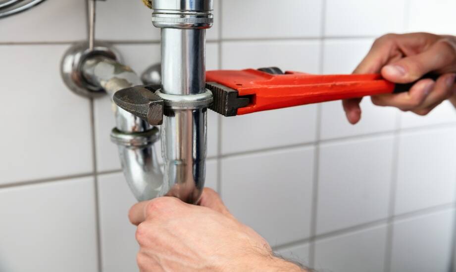 Usługi hydrauliczne: najczęstsze awarie i sposoby ich usuwania