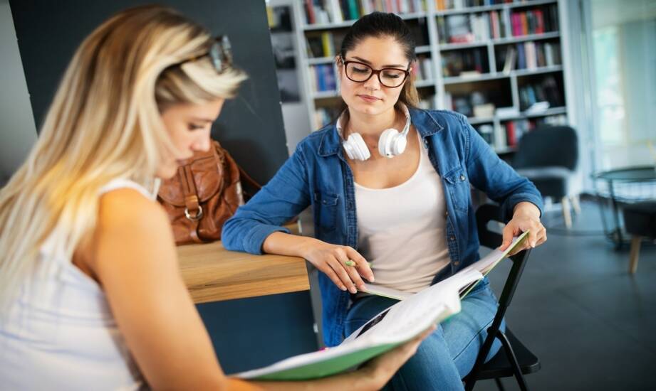 Studia podyplomowe z trychologii — co warto wiedzieć przed wyborem kierunku