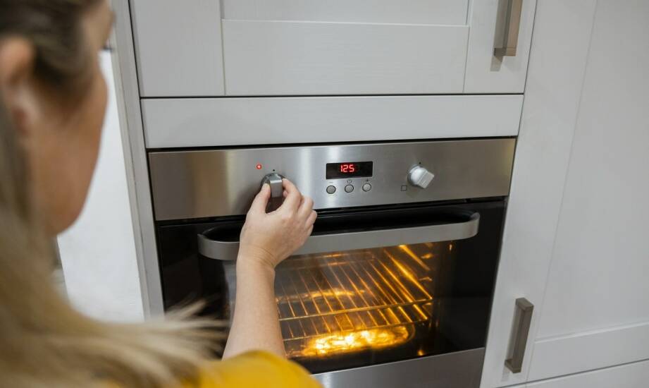 Wbudowane piekarniki — jak wybrać model i producenta krok po kroku