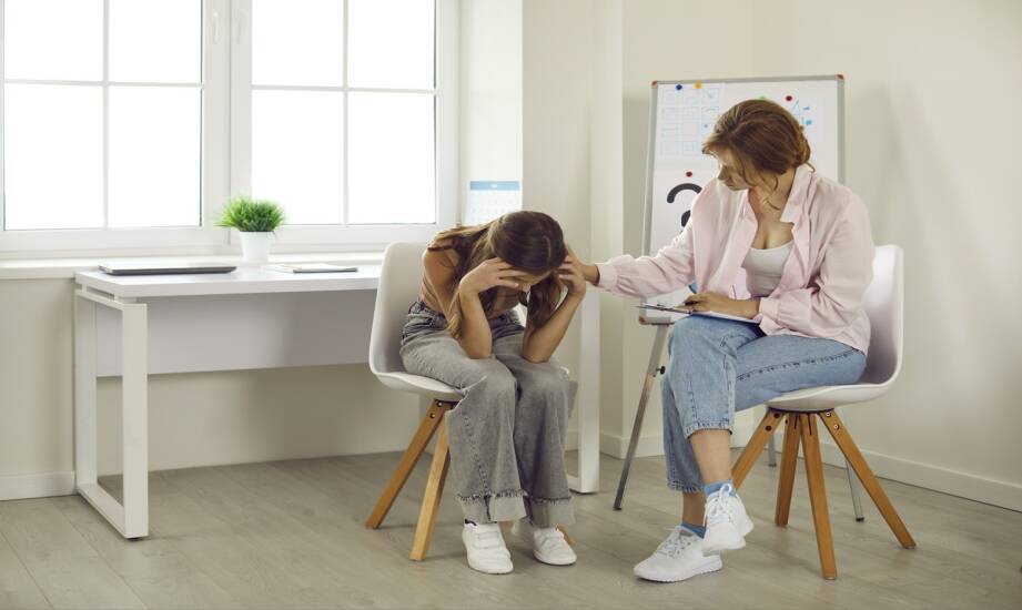 Terapia jąkania u młodzieży: skuteczne metody i wsparcie emocjonalne