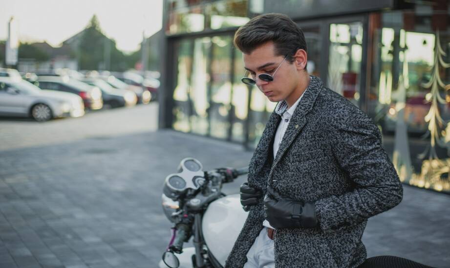 Moda uliczna inspirowana odzieżą motocyklową: styl i funkcjonalność