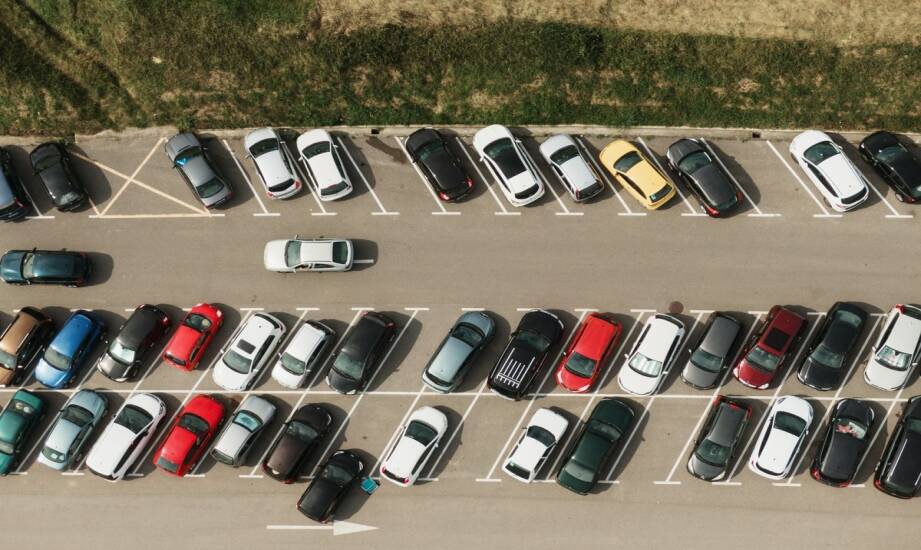 Organizacja parkingów: kluczowe zasady planowania i zarządzania