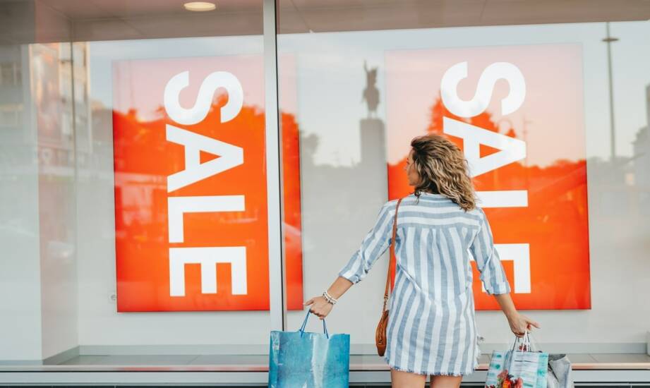 Wyprzedaże w outletach: jak znaleźć najlepsze okazje zakupowe
