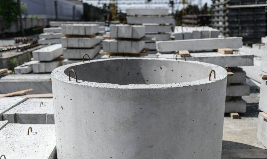 Kosze betonowe: wybór, zastosowania i porównanie materiałów