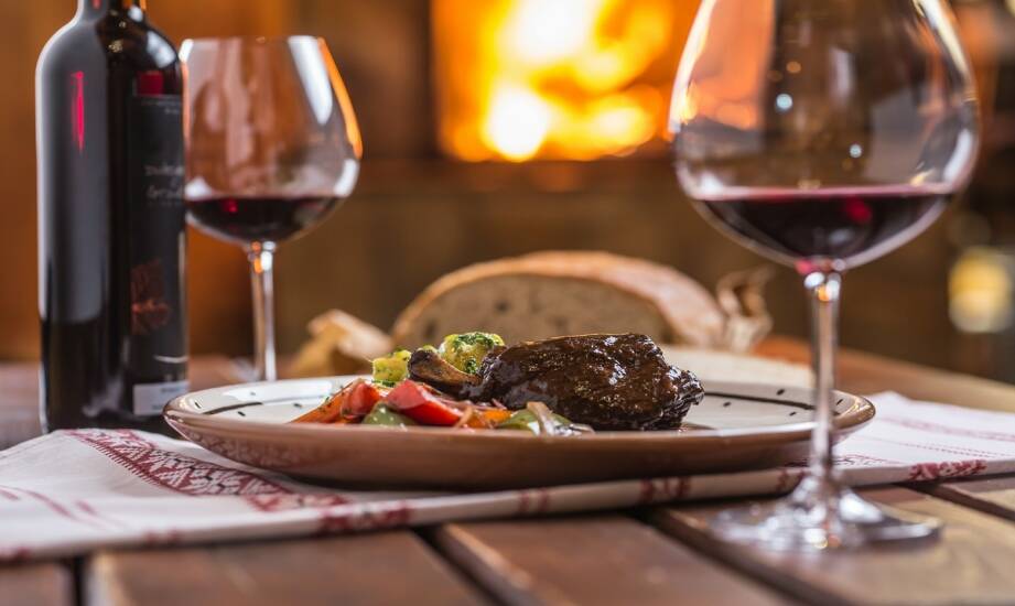 Restauracje w Forcie Mokotów: co warto wiedzieć przed wyjściem