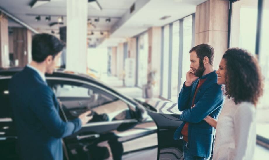 Przegląd przed zakupem auta: jak uniknąć ukrytych usterek przy zakupie
