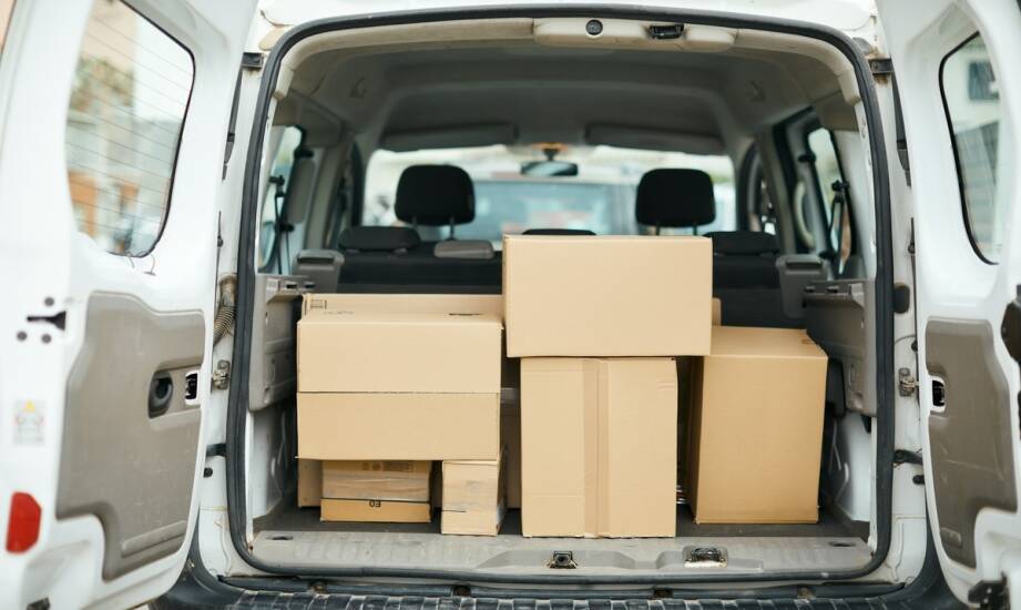 Transport mebli z wniesieniem — jak zaplanować bezstresową przeprowadzkę