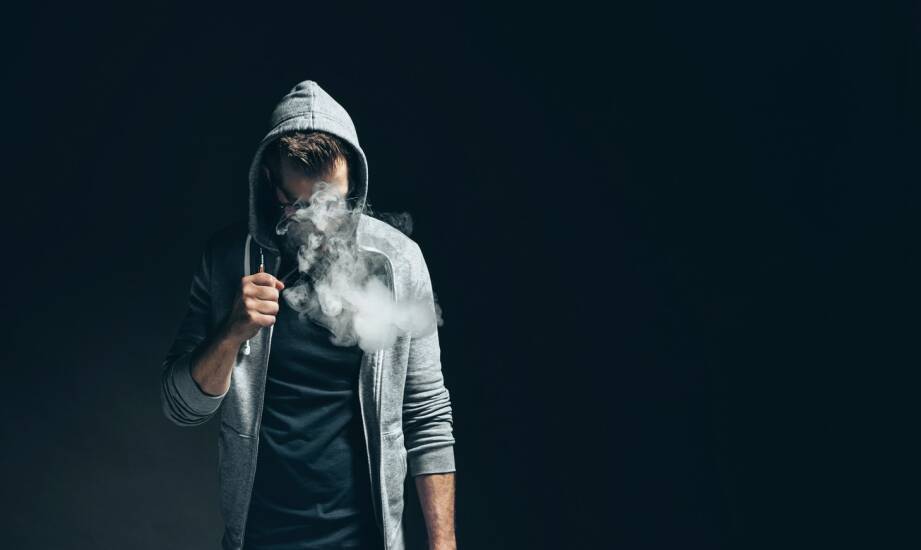 Kurtyny dymowe stałe: co warto wiedzieć o ochronie przed zadymieniem