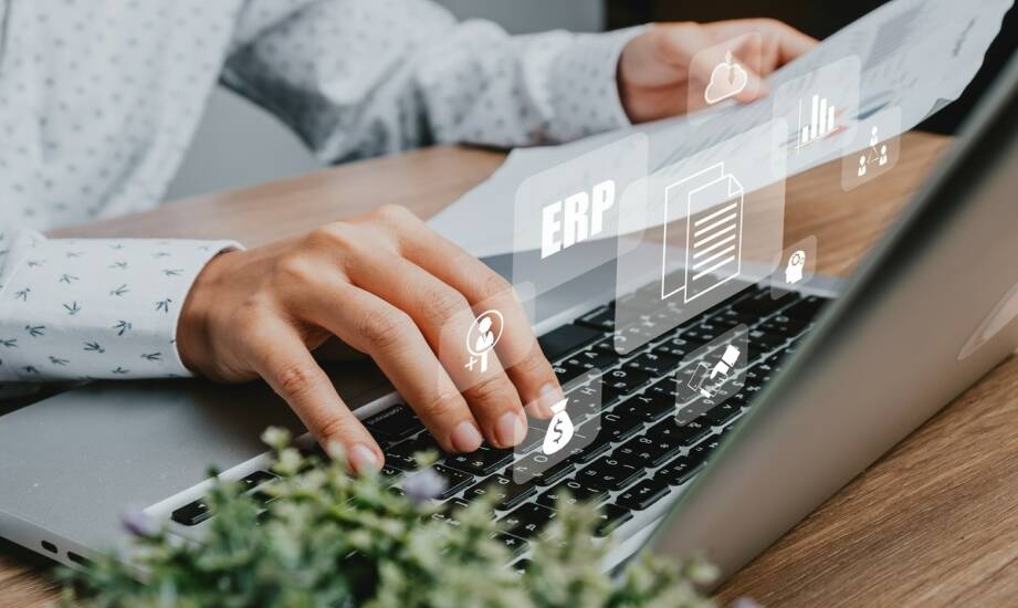 Systemy ERP a efektywność sprzedaży: kluczowe funkcje na początku lejka