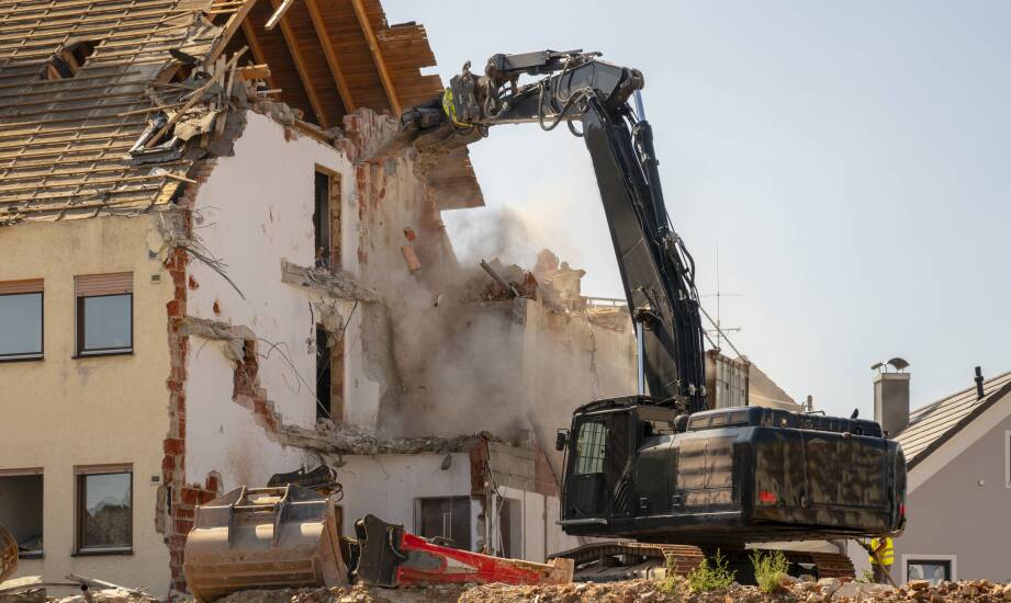 Jak rozpoznać zużycie młota hydraulicznego, zanim zatrzyma prace wyburzeniowe na budowie