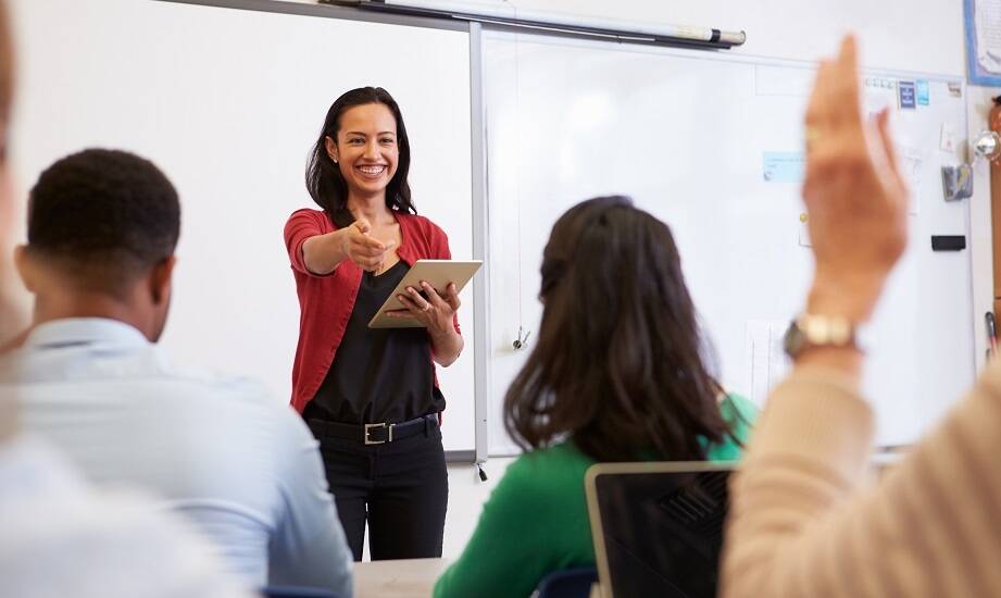 Ścieżki rozwoju kwalifikacji pedagogicznych dla nauczycieli, pedagogów i osób wchodzących do oświaty