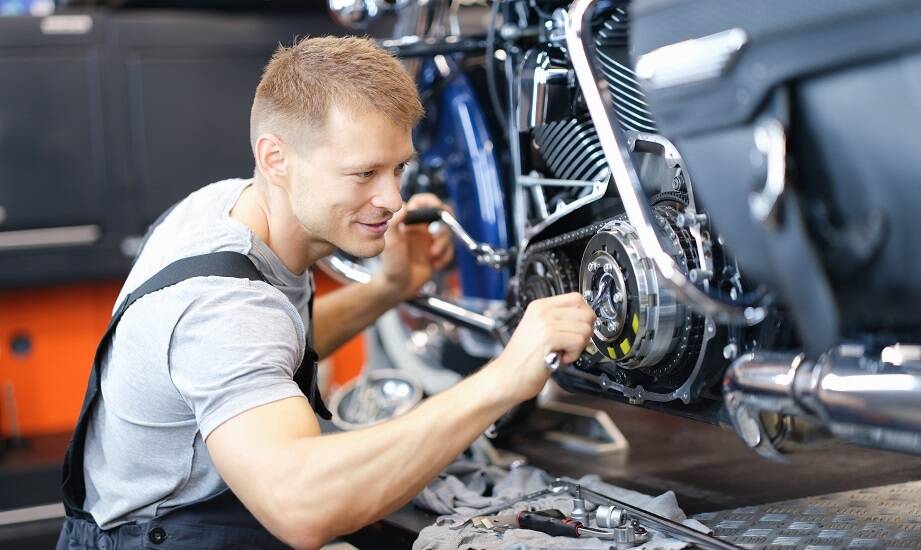 Przegląd motocykla wyprawowego przed długą trasą — co naprawdę warto sprawdzić