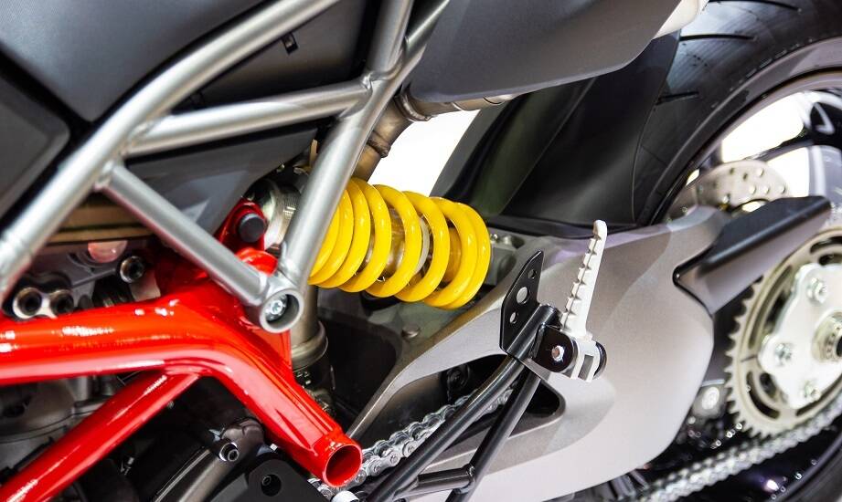 Gdy motocykl zaczyna pływać — objawy zużytych amortyzatorów i przebieg regeneracji