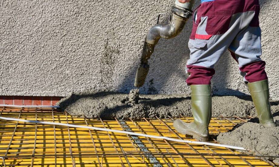 Dlaczego beton wodoszczelny i zbrojony włóknami ma znaczenie w wilgotnym Podbeskidziu