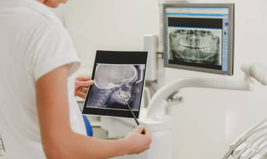 Co składa się na cenę zdjęcia punktowego zęba w krakowskiej pracowni