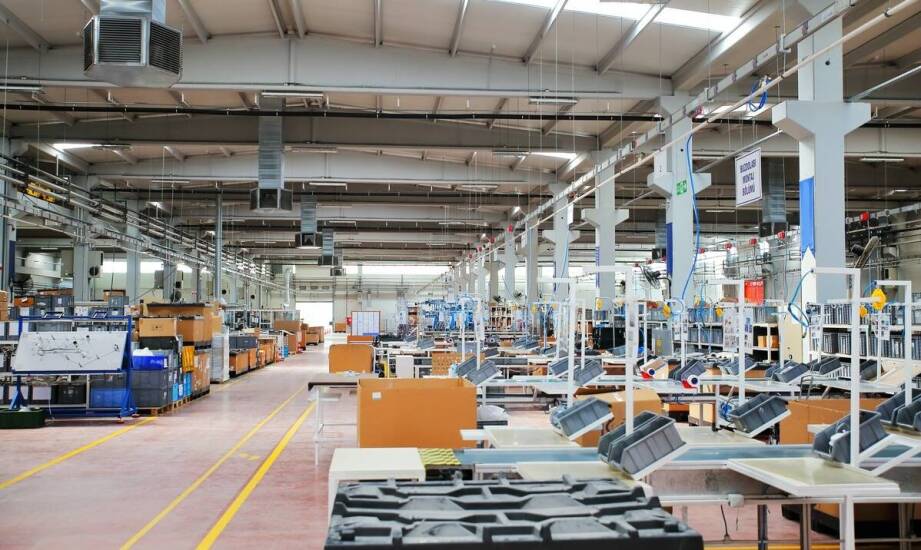 Kiedy mikroklimat w halach produkcyjnych zaczyna obniżać bezpieczeństwo pracy w Mielcu