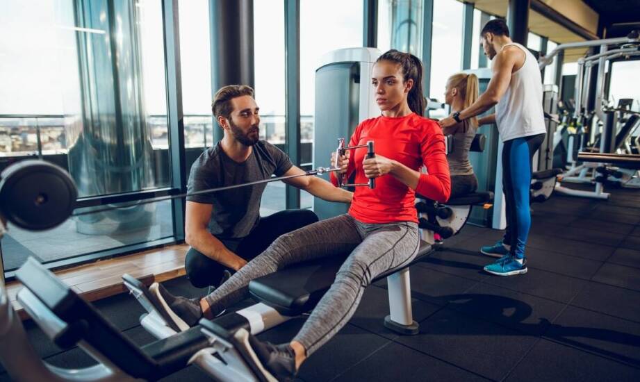 Jak bliskość klubu fitness wpływa na regularność treningów po pracy