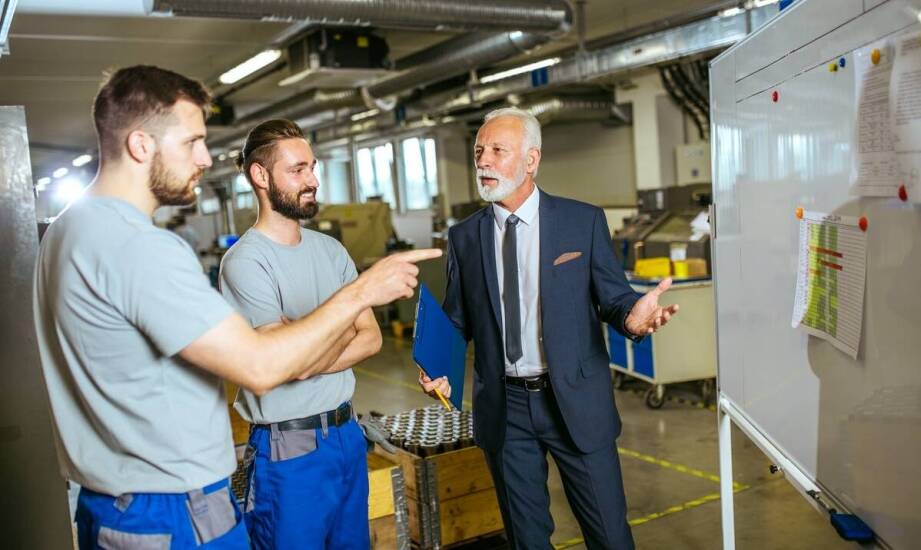 Jak ocenić szkolenie menedżerskie dla lidera produkcji pod kątem realnych problemów zespołu