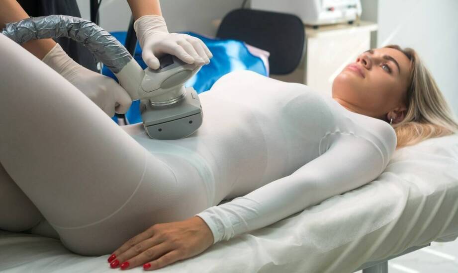 Wiotka skóra po odchudzaniu — kiedy endermologia pomaga odzyskać napięcie