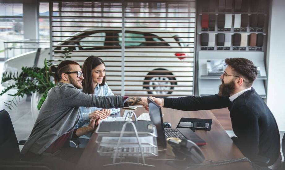 Czego oczekiwać od miejsca, gdzie kupisz używane auto, serwis i finansowanie