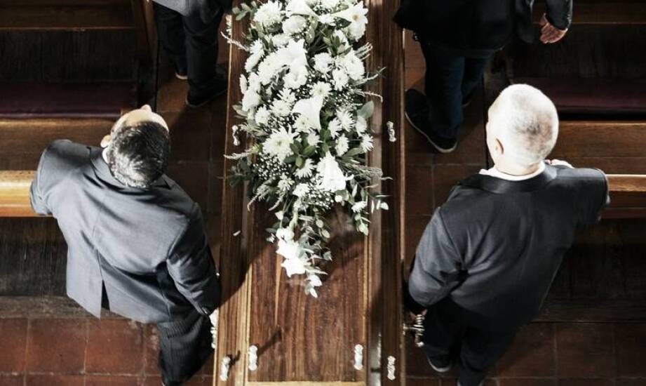 Pierwsze decyzje po śmierci bliskiej osoby — jak uporządkować formalności i pochówek w Gdyni