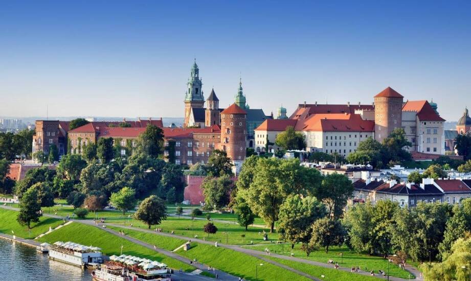 Rejs po Wiśle na wieczór kawalerski w Krakowie — przebieg, klimat i logistyka