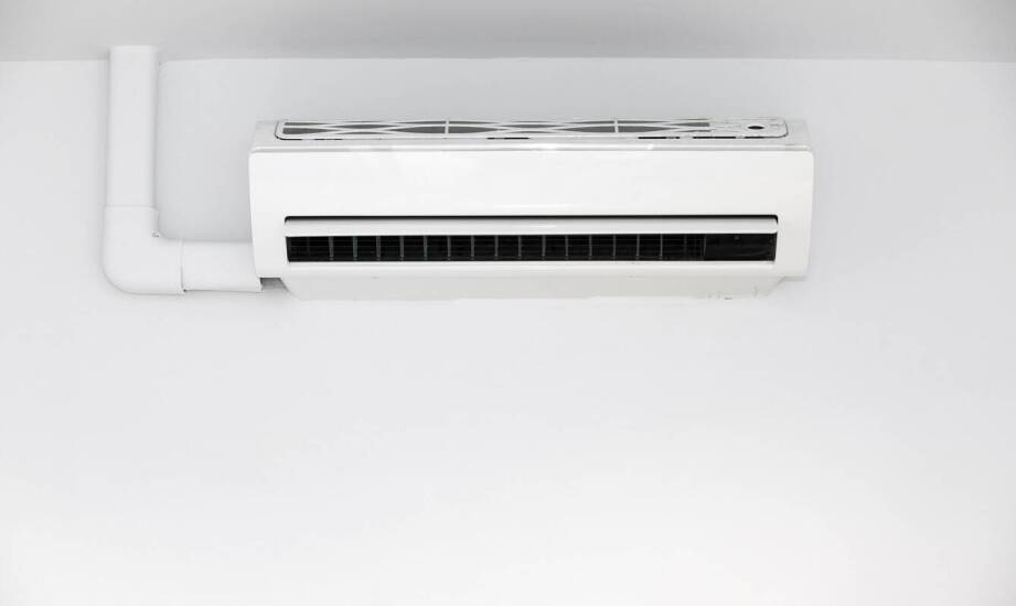 Dlaczego cena klimatyzatora ściennego zmienia się między samym urządzeniem a pakietem z montażem