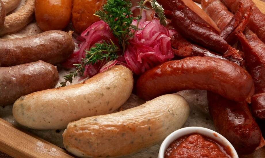 Jak rozpoznać podkarpacki charakter tradycyjnych kiełbas i wędzonek z Dębicy