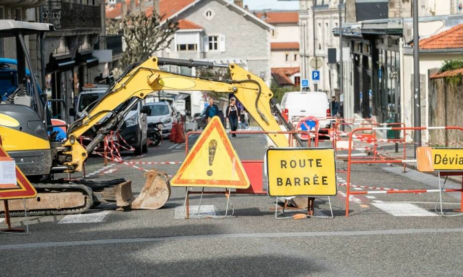 Beton czy HDPE przy drogach tymczasowych w Świętokrzyskiem — jak dobrać wariant do ciężkiego sprzętu