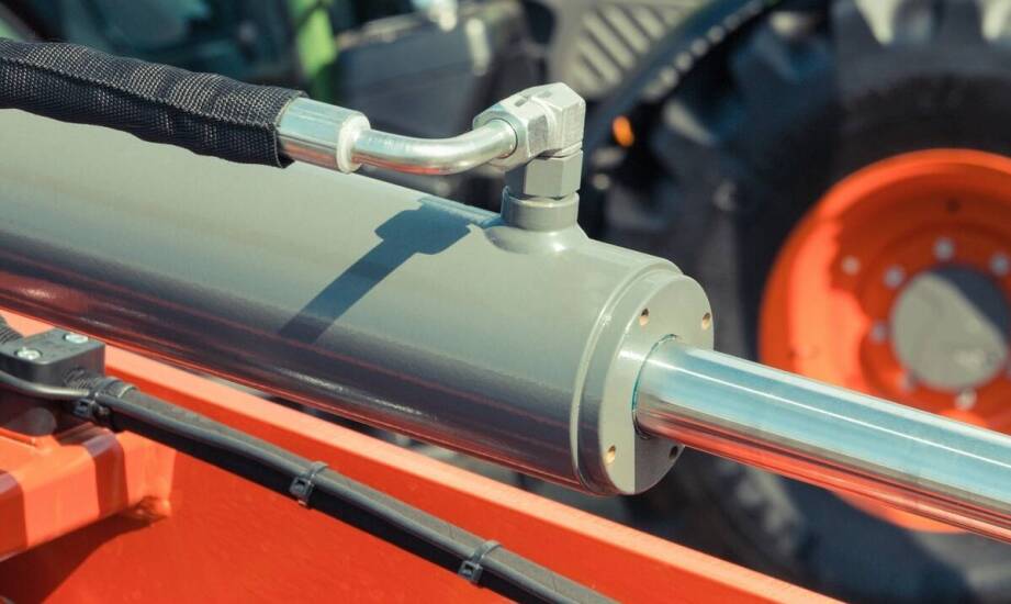 Jak zużycie hydrauliki w ciągniku i kombajnie zdradza moment na wymianę części
