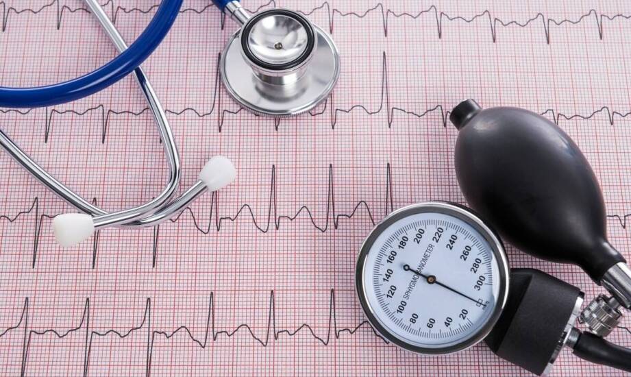 Pierwsza konsultacja kardiologiczna z EKG i próbą wysiłkową — co przygotować przed wizytą