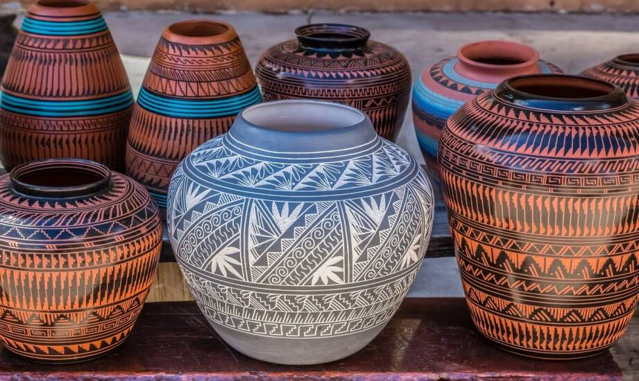 Jak czytać geometryczne i roślinne motywy na ceramice huculskiej