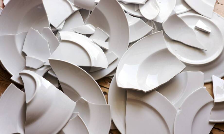 Porcelana na stół, ceramika do pieczenia — gdzie kończy się bezpieczne użycie