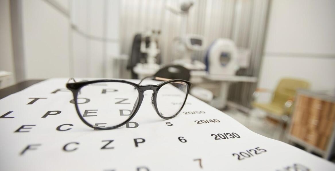 Jak przebiega badanie optometryczne i co oznaczają jego wyniki u dzieci, dorosłych i seniorów