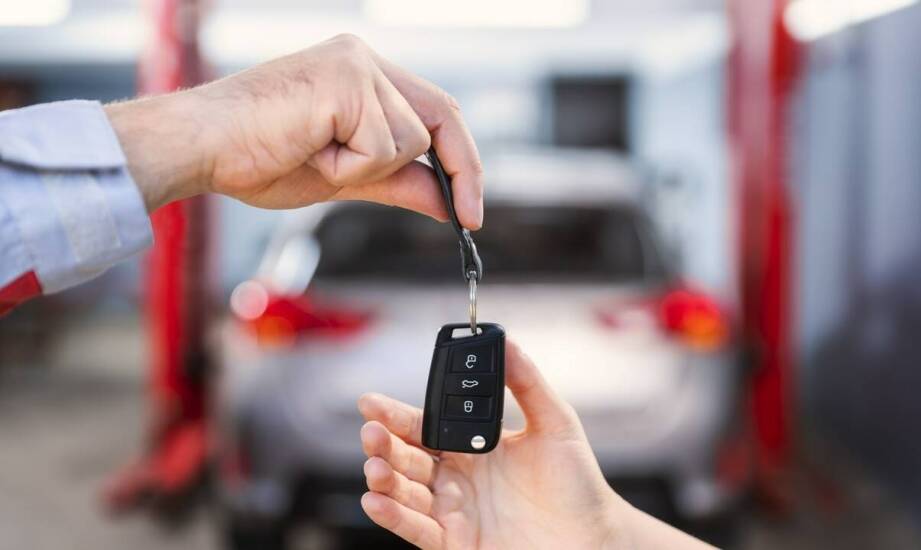 Jak przebiega dorabianie klucza samochodowego z immobilizerem, gdy nie ma zapasowej kopii