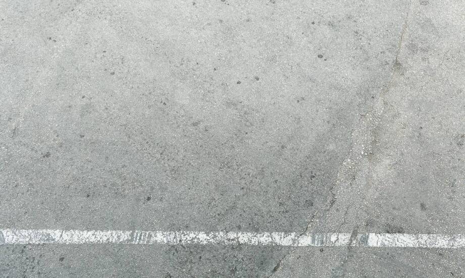 Od błota po sól — co decyduje o utrzymaniu parkingu naziemnego i podziemnego