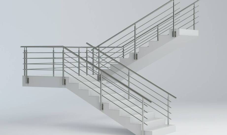 Jak metalowa balustrada przy schodach porządkuje loftowe i minimalistyczne wnętrze