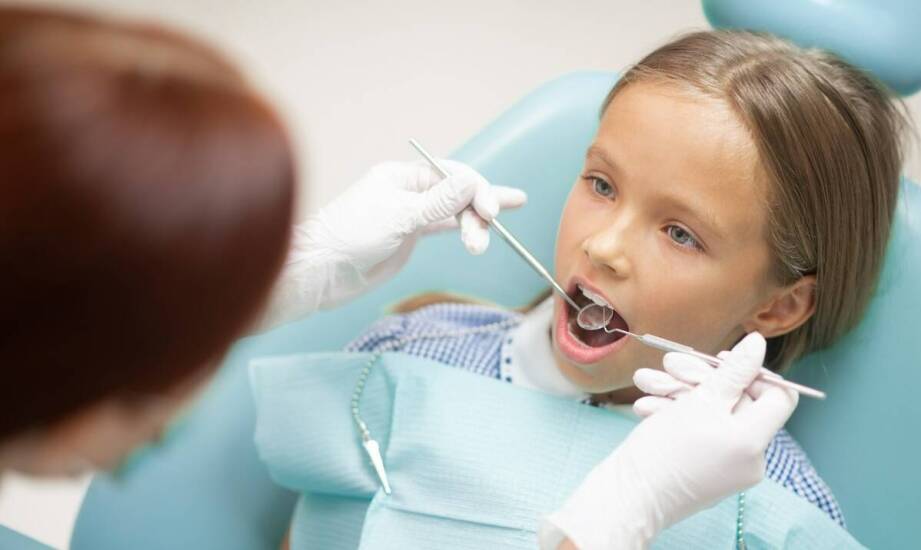Pierwsza wizyta adaptacyjna dziecka u dentysty — przebieg, cele i plan dalszej profilaktyki