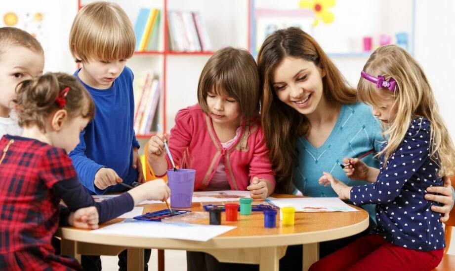Jak zajęcia artystyczne w centrum kultury uczą dzieci i dorosłych pracy z motywem kaszubskim