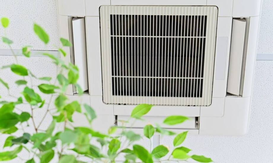 Dlaczego biurowa klimatyzacja kosztuje inaczej niż domowa — rola układu pomieszczeń i obciążenia ciepłem